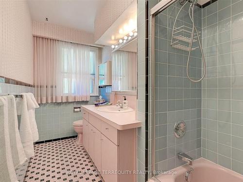 89 Burbank Rd, Toronto, ON - Indoor Photo Showing Bathroom