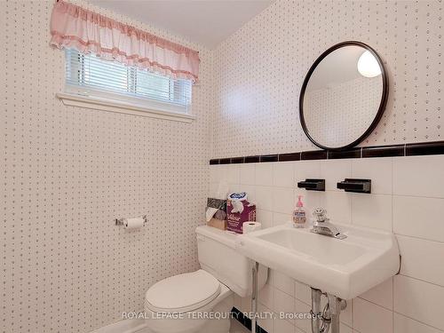 89 Burbank Rd, Toronto, ON - Indoor Photo Showing Bathroom