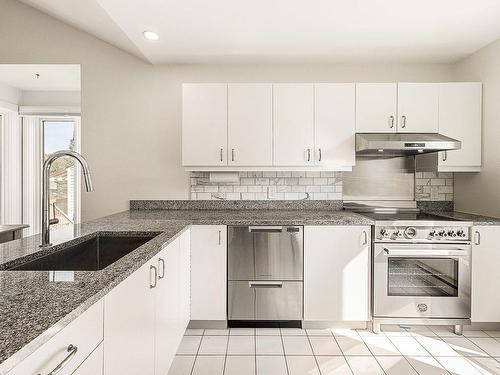 Cuisine - 5012 Ch. Du Parc, Orford, QC - Indoor Photo Showing Kitchen With Upgraded Kitchen