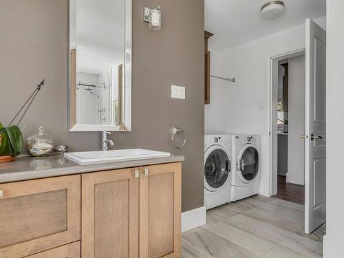 Ensuite bathroom - 17 Ch. Allen-Neil, Stoneham-Et-Tewkesbury, QC - Indoor Photo Showing Laundry Room