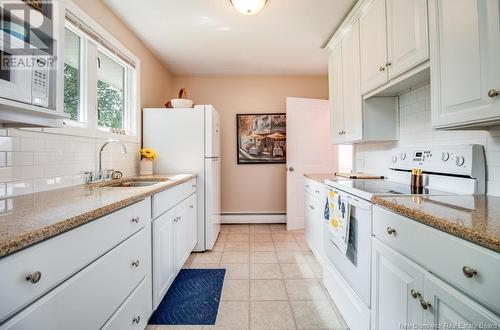 341 Greenfield Road, Oromocto, NB - Indoor Photo Showing Kitchen