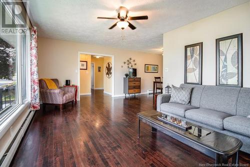 341 Greenfield Road, Oromocto, NB - Indoor Photo Showing Living Room