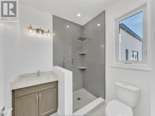 310 Benson Court, Amherstburg, ON - Indoor Photo Showing Bathroom