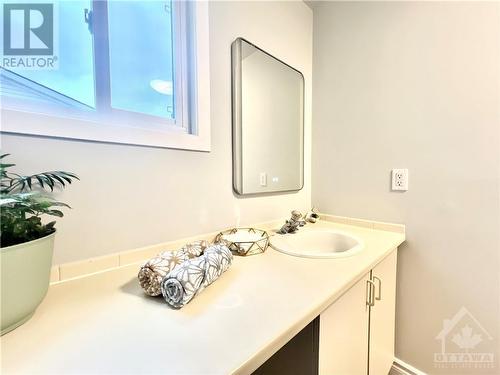 Main Bathroom | Heated Mirror - 12 Millrise Lane Unit#F, Nepean, ON - Indoor Photo Showing Bathroom