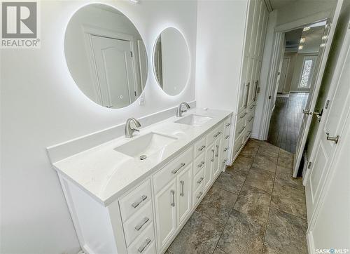 407 Woodward Avenue, Indian Head, SK - Indoor Photo Showing Bathroom