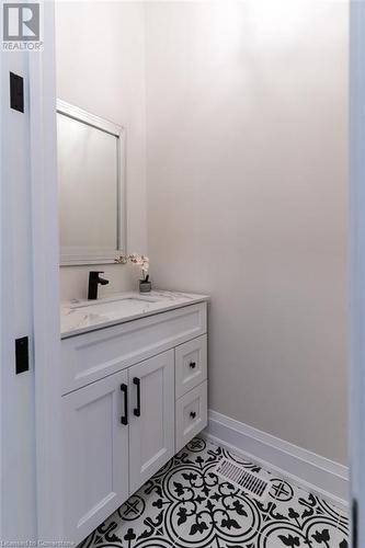 2 pcs bathroom on main floor - 1 West Avenue, Stoney Creek, ON - Indoor Photo Showing Bathroom