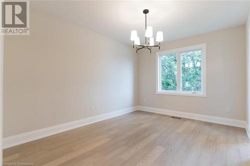 Third bedroom wih walk in clauset and Jack-and-Jill - 1 West Avenue, Stoney Creek, ON - Indoor Photo Showing Other Room