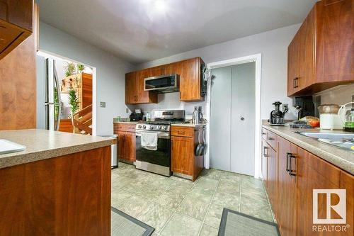 4515 38B Av Nw, Edmonton, AB - Indoor Photo Showing Kitchen