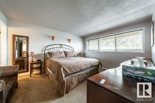 4515 38B Av Nw, Edmonton, AB - Indoor Photo Showing Bedroom