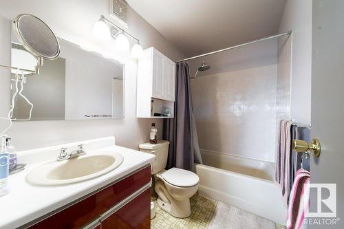 4515 38B Av Nw, Edmonton, AB - Indoor Photo Showing Bathroom