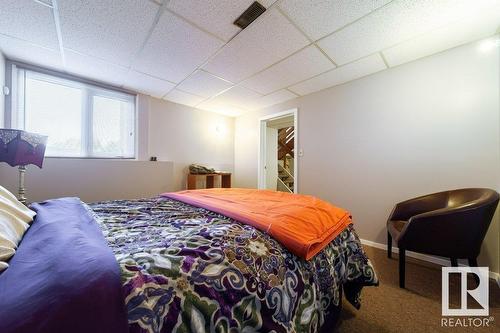 4515 38B Av Nw, Edmonton, AB - Indoor Photo Showing Bedroom