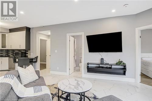 234 Heiman Street Unit# 302, Kitchener, ON - Indoor Photo Showing Living Room