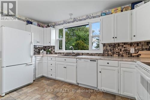 47 Water Street, South Bruce Peninsula, ON - Indoor Photo Showing Kitchen