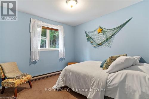 47 Water Street, South Bruce Peninsula, ON - Indoor Photo Showing Bedroom