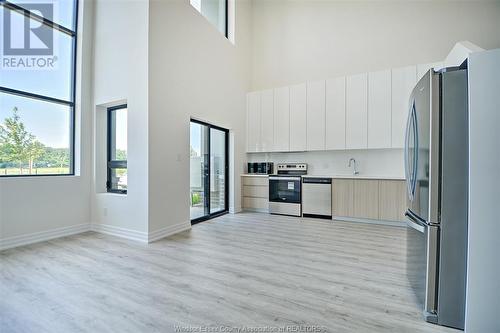 7333 Meo Boulevard Unit# 110, Lasalle, ON - Indoor Photo Showing Kitchen