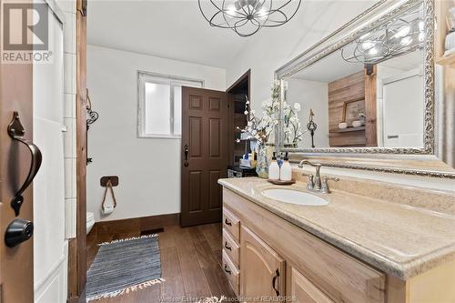 2627 Lloyd George Boulevard, Windsor, ON - Indoor Photo Showing Bathroom