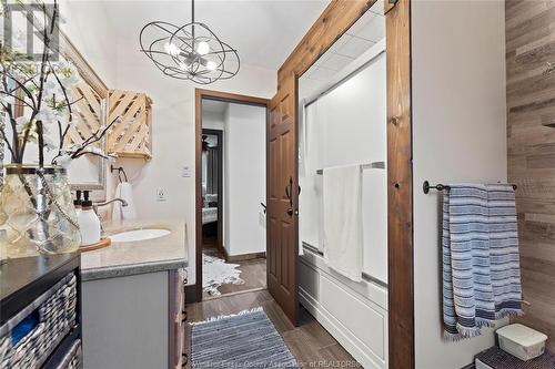 2627 Lloyd George Boulevard, Windsor, ON - Indoor Photo Showing Bathroom