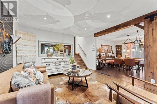 2627 Lloyd George Boulevard, Windsor, ON - Indoor Photo Showing Living Room