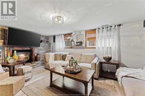 2627 Lloyd George Boulevard, Windsor, ON - Indoor Photo Showing Living Room With Fireplace