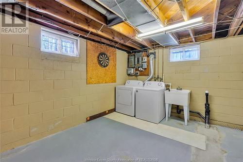 16 Horwath, Kingsville, ON - Indoor Photo Showing Laundry Room