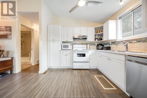 470 State, Lasalle, ON - Indoor Photo Showing Kitchen