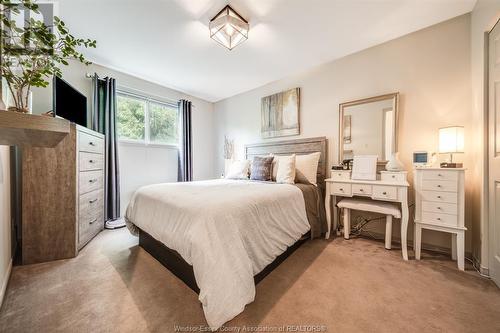 470 State, Lasalle, ON - Indoor Photo Showing Bedroom