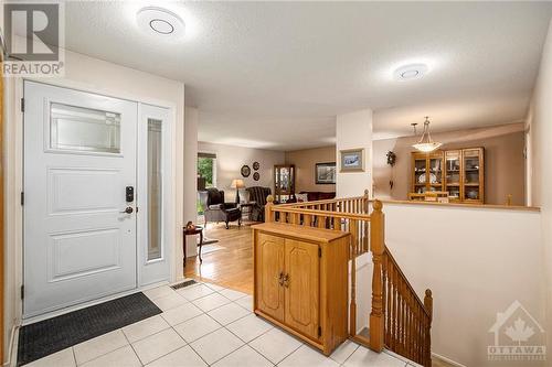 Large entryway - 10 Chimo Drive, Kanata, ON - Indoor Photo Showing Other Room