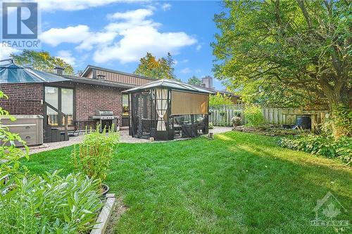 Fully Fenced yard - 10 Chimo Drive, Kanata, ON - Outdoor