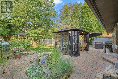 10 Chimo Drive, Kanata, ON - Outdoor