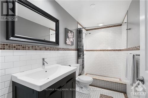 4464 Shoreline Drive, Ottawa, ON - Indoor Photo Showing Bathroom