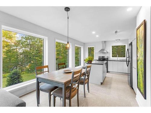 Salle Ã  manger - 677 305E Avenue, Saint-Hippolyte, QC - Indoor Photo Showing Dining Room