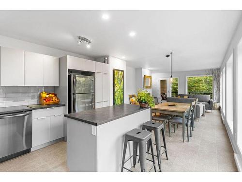 Cuisine - 677 305E Avenue, Saint-Hippolyte, QC - Indoor Photo Showing Kitchen