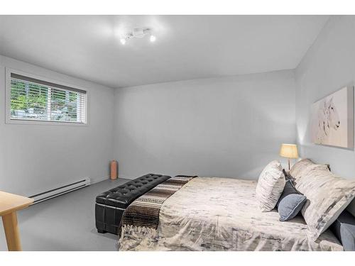 Chambre Ã Â coucher - 677 305E Avenue, Saint-Hippolyte, QC - Indoor Photo Showing Bedroom