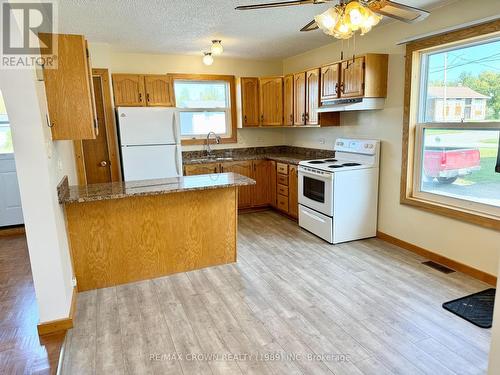 217 Cloutierville Road, Smooth Rock Falls, ON - Indoor Photo Showing Kitchen