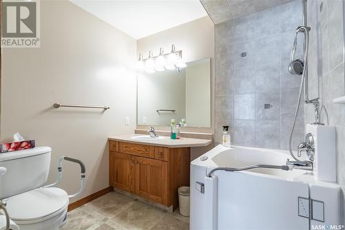 81 15Th Street, Battleford, SK - Indoor Photo Showing Bathroom