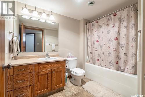 81 15Th Street, Battleford, SK - Indoor Photo Showing Bathroom