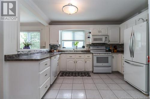 6 Ayerscott Court, Rothesay, NB - Indoor Photo Showing Kitchen