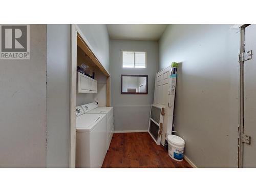 471 Lewis Drive, Quesnel, BC - Indoor Photo Showing Laundry Room