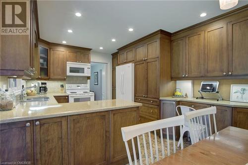 1760 Solitaire Court, Mississauga, ON - Indoor Photo Showing Kitchen