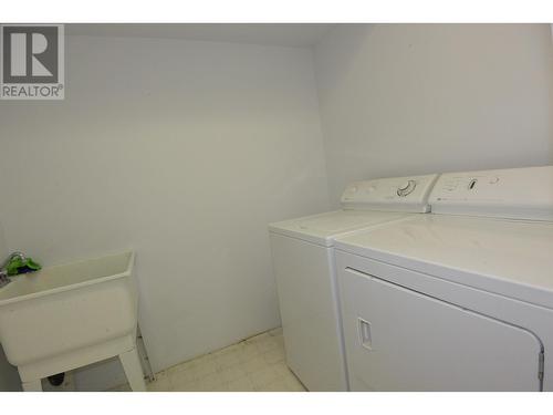 4082 Second Avenue, Smithers, BC - Indoor Photo Showing Laundry Room