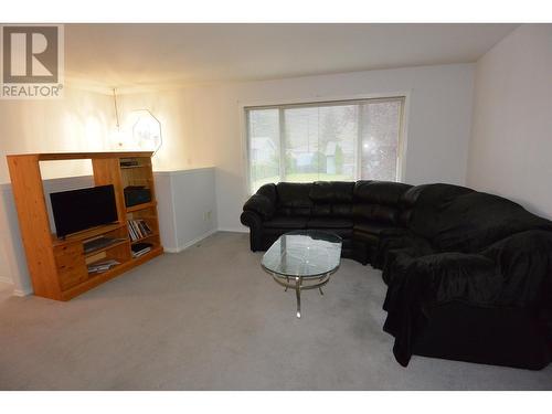 4082 Second Avenue, Smithers, BC - Indoor Photo Showing Living Room