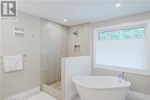 Gorgeous soaker tub - 12 Mitchell Lane, Saugeen Shores, ON - Indoor Photo Showing Bathroom