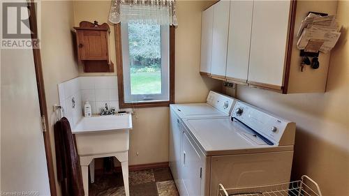 963 Boardwalk Street, Huron-Kinloss, ON - Indoor Photo Showing Laundry Room