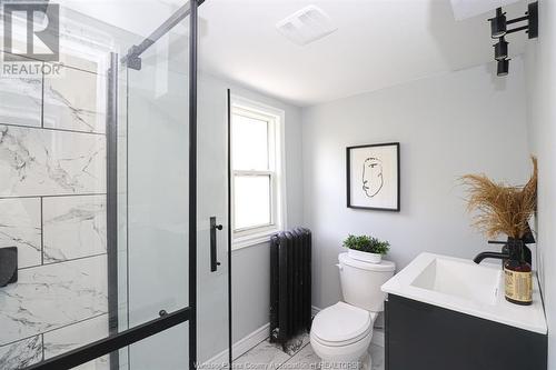 459 Ellis Street Unit# Upper, Windsor, ON - Indoor Photo Showing Bathroom