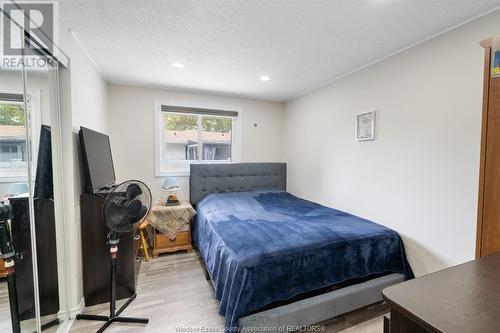 10240 Eastcourt Drive, Windsor, ON - Indoor Photo Showing Bedroom