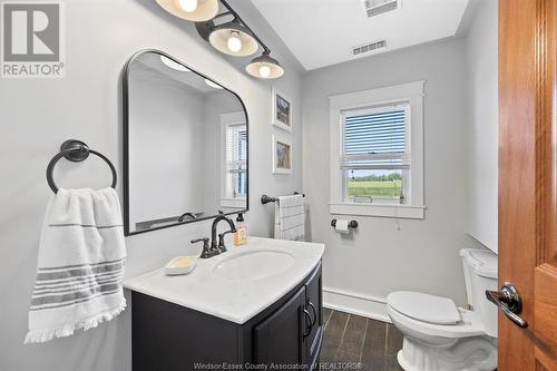 9928 Walker Road, Amherstburg, ON - Indoor Photo Showing Bathroom