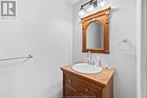 9928 Walker Road, Amherstburg, ON - Indoor Photo Showing Bathroom