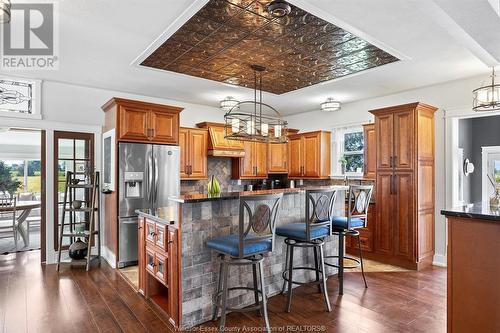 9928 Walker Road, Amherstburg, ON - Indoor Photo Showing Kitchen With Upgraded Kitchen