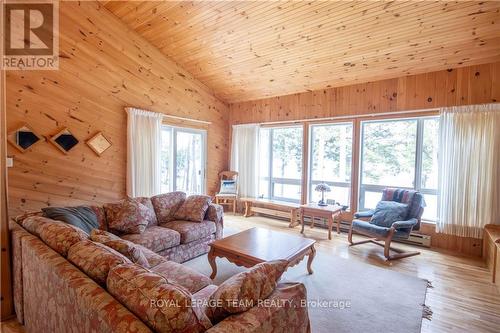 Lt1,443,Lt3 Weglarz Road, Madawaska Valley, ON - Indoor Photo Showing Living Room