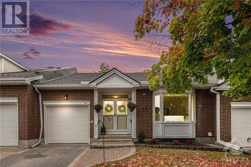 44 Innesbrook Court, Stittsville, ON - Outdoor With Facade